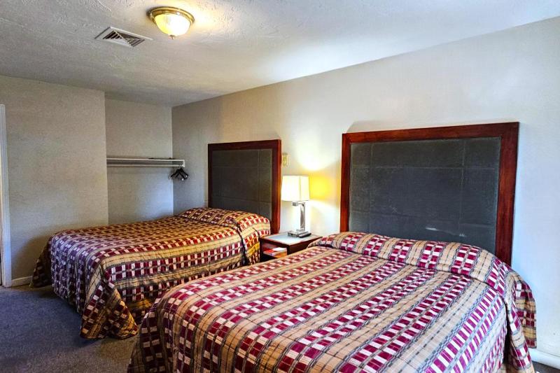 Budget Lodge by OYO Portland West - image 22