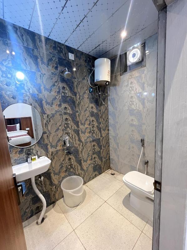 Hotel Girraj Inn - image 22