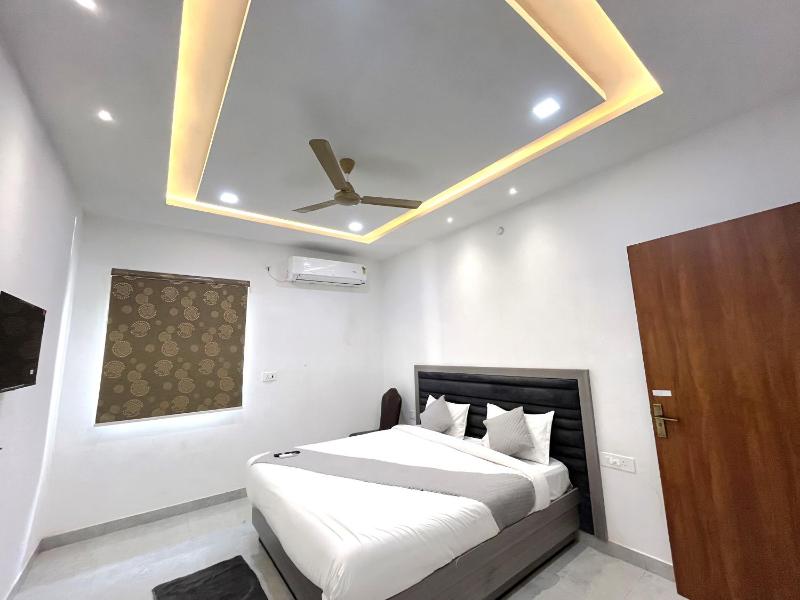 Hotel Girraj Inn - image 4