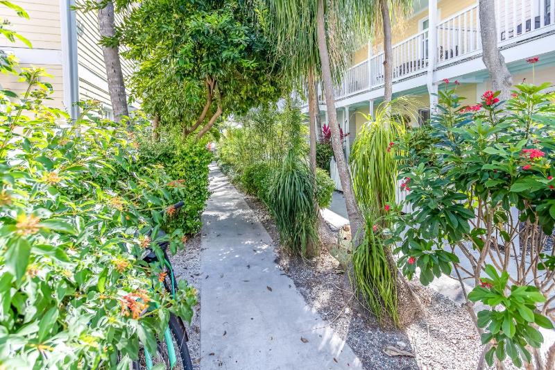 KW65FLR Secret Garden - image 15