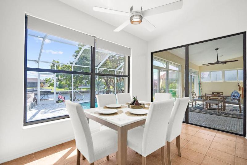 Waterfront Cape Coral Pool Villa I Gulf Access I Kayaks - image 16
