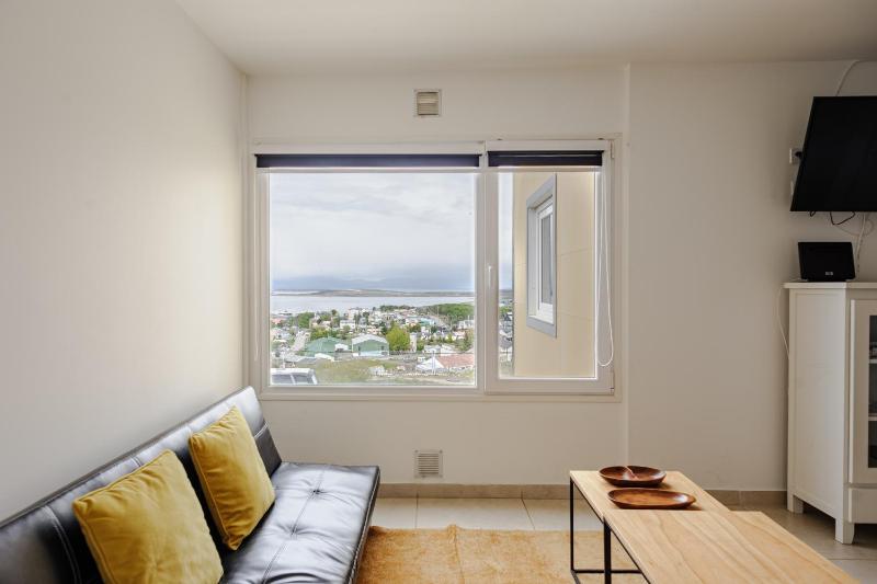 Kóor Stays - Sea View - image 1
