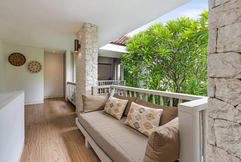 Villa Santhira 3BR Pool Villa Near Eat Street - image 33