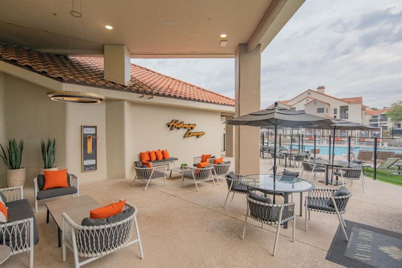 Sleek 2BR Workcation Suite near Kierland District H2272 - image 27