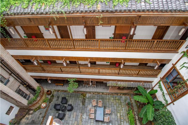 Zhangjiajie Cloudscape Courtyard Hotel-Vegan Available Chinese Retro StyleTea Culture Experience Free Breakfast Travel Guide& Book TicketsFriendly HostOrient esthetics - image 36