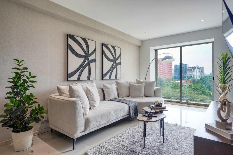 Designer 2BR in Polanco Two King Beds with Pool & Gym - image 1