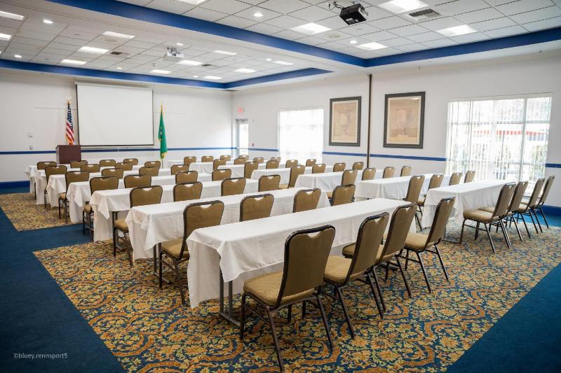 Comfort Suites Airport Tukwila Seattle - image 14