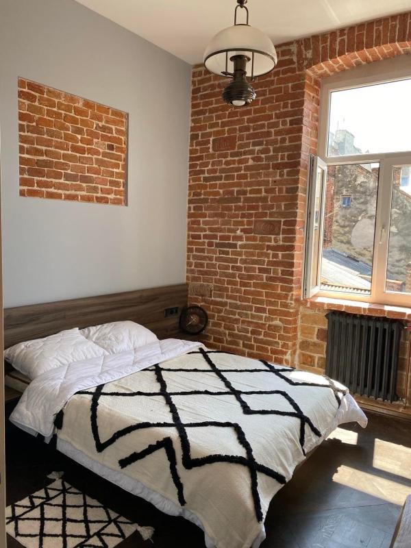 3 separate bedrooms - image 1