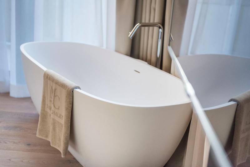 Comfort Suite with Spa Bath and Garden  image 4