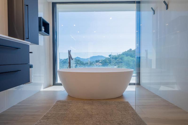Architect-Designed House Heated Pool and Sea View - image 43