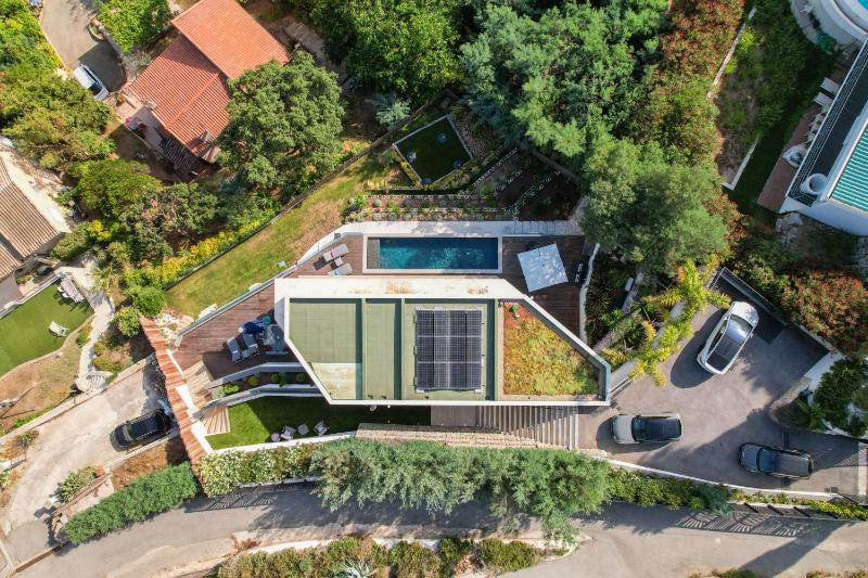 Architect-Designed House Heated Pool and Sea View - image 14