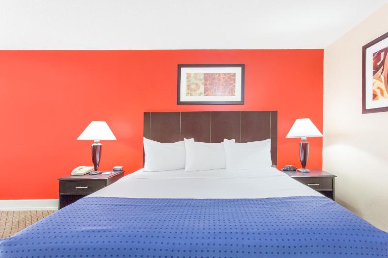 King Room with Limited View image 2
