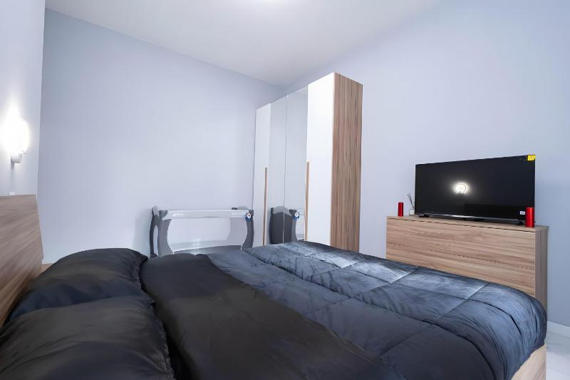 Cf Luxury House - image 3