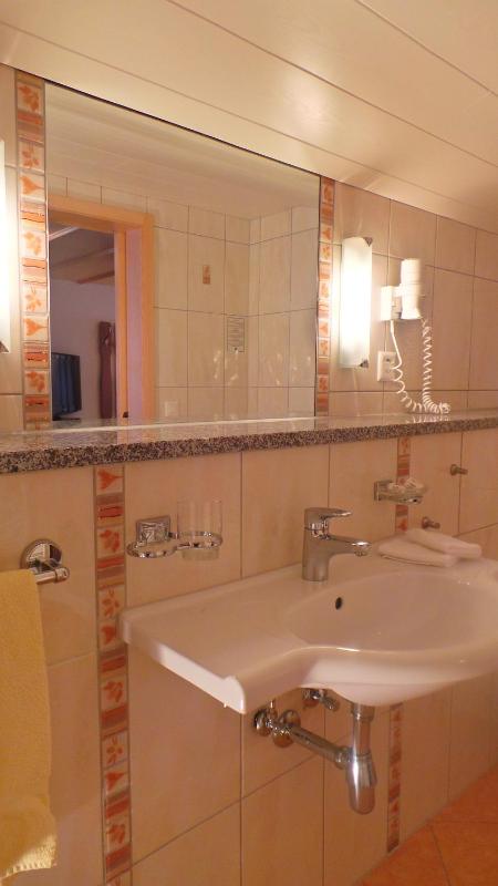 Superior Double Room with Balcony image 3