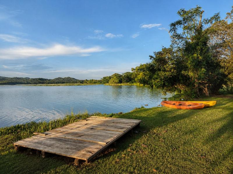Gagees lake view cabana - image 2