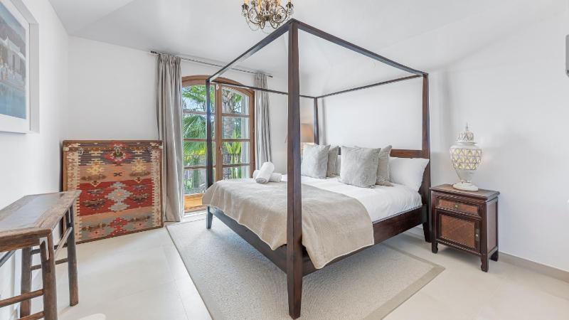 VACATION MARBELLA I Villa White Orchid Palatial Villa Private Heated Pool Prime Golf Valley Location Minutes from Puerto Banus Luxury Interiors Outdoor Fire Pit Lounge - image 19