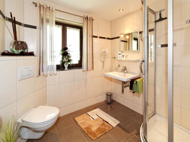 One-Bedroom Apartment image 3