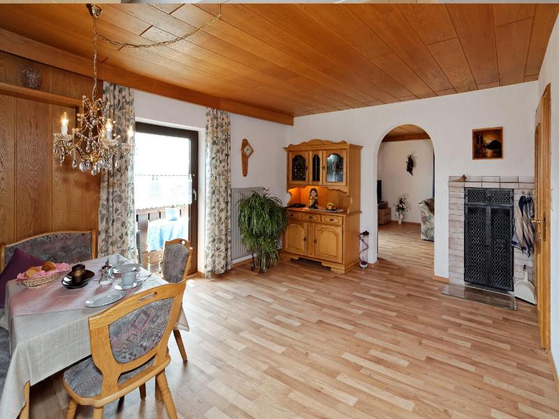 One-Bedroom Apartment image 4