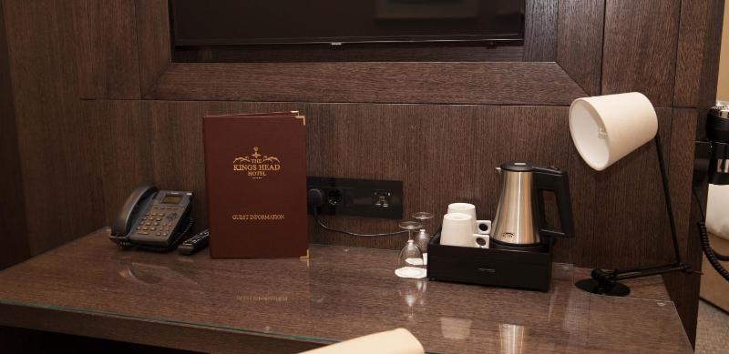 Classic Double Room image 4