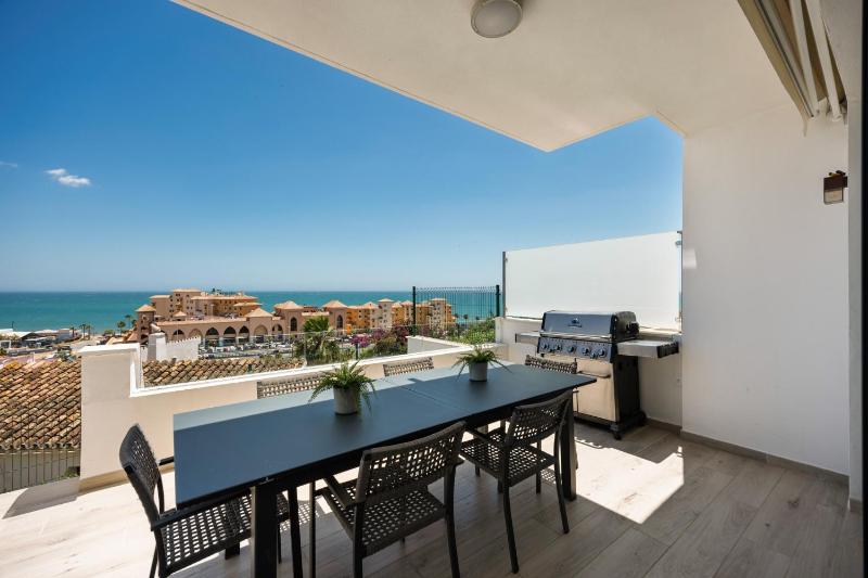 OAK Luxury Skyline by Alfresco Stays - image 46
