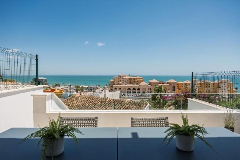 OAK Luxury Skyline by Alfresco Stays - image 37