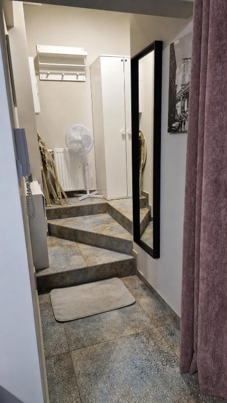 Old Town Garden Apartment - image 13