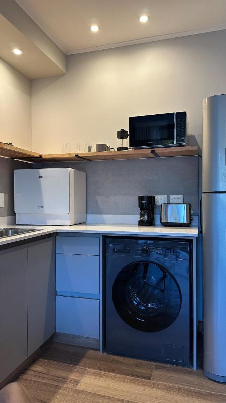 1BR home for 4 guests with heated pool mountain view and dishwasher - image 5