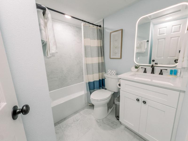 Blue Pearl Beachfront Condo at Casa de Mar - image 17
