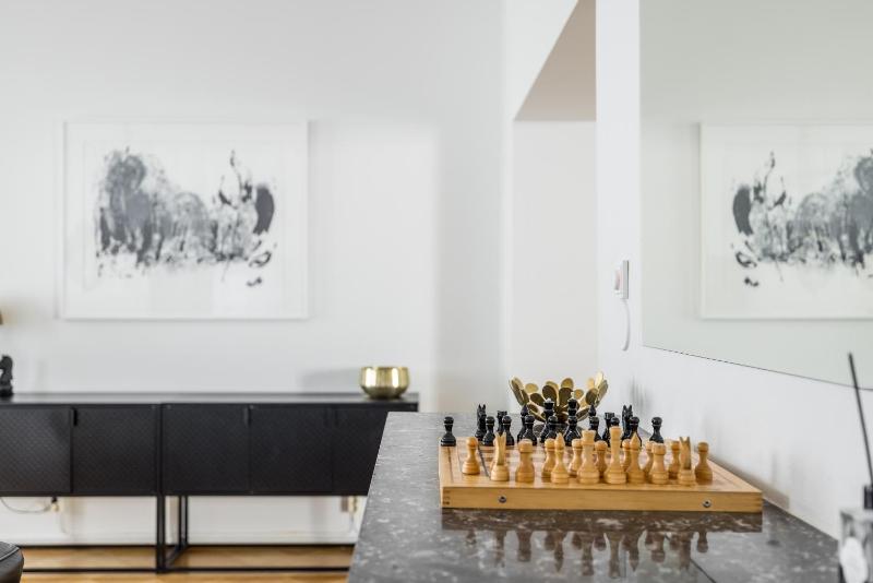Historic Elegant Apartment - image 11