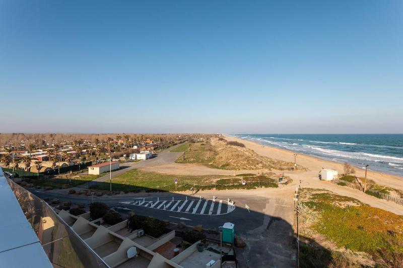 Elixir Heliopolis Seafront Apartment with Large Panoramic Terrace - image 3