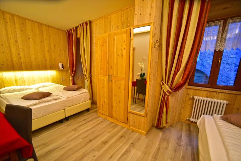 Triple Room image 2