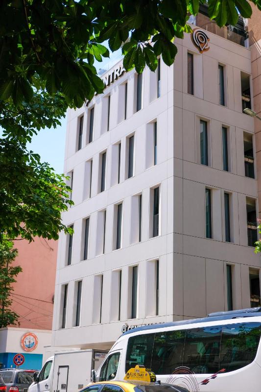 Centrale Hotel Tirana - image 8