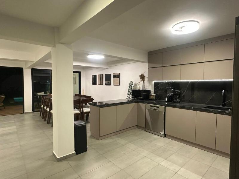Modern 5BR Villa in Escalon with Private Pool Big Garden and 10 beds! - image 11