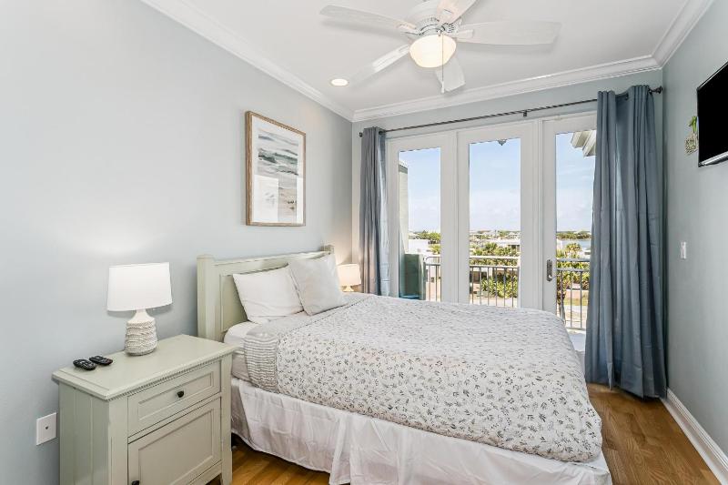 415 Fort Pickens Rd - image 23