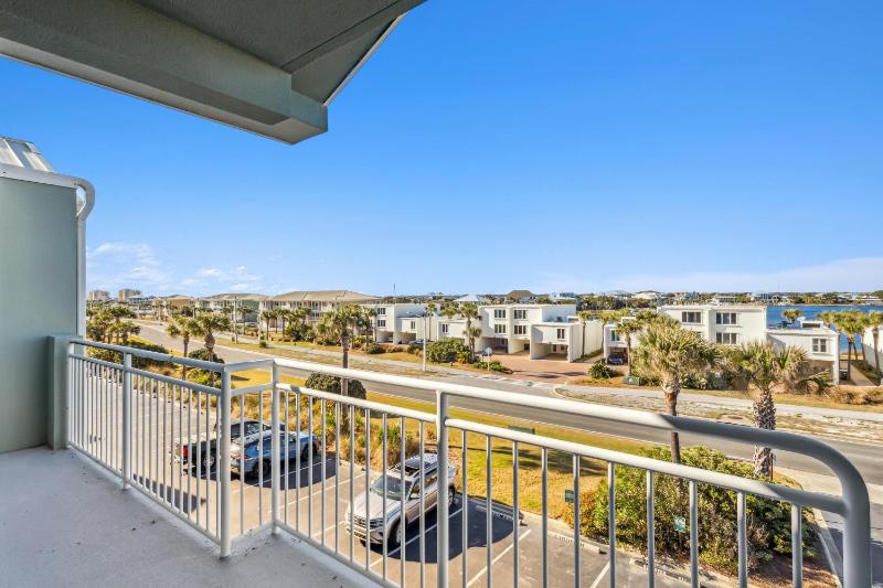 415 Fort Pickens Rd - image 15
