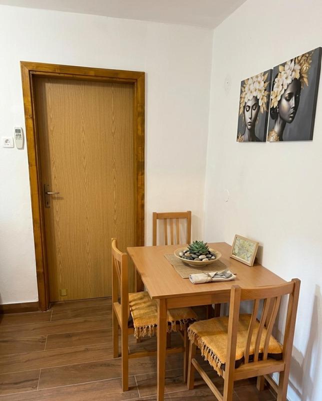 Hari Apartment - image 6