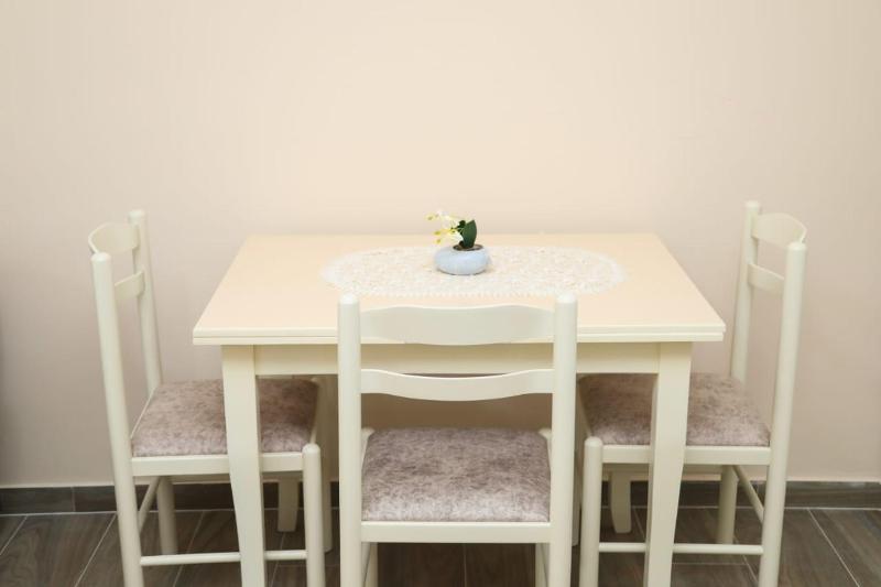 Bea apartment - image 15