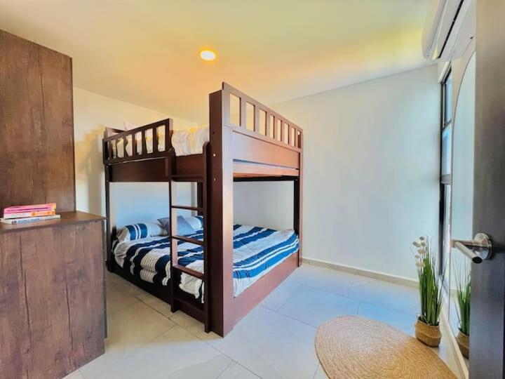 Everything Nearby in San Salvador Fam & Pet Fdly - image 16
