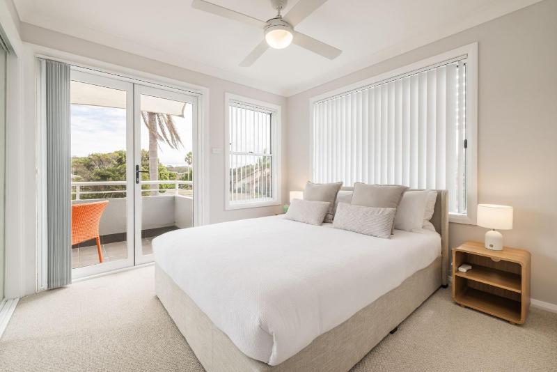 Sandcastles 1 8 Ala Moana Way - air conditioned townhouse with Wi-Fi and Complex Pool - image 24