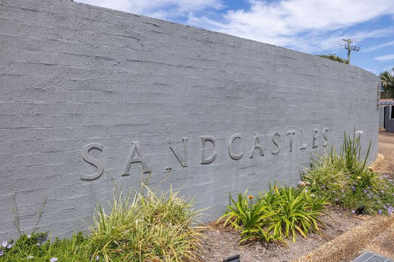 Sandcastles 1 8 Ala Moana Way - air conditioned townhouse with Wi-Fi and Complex Pool - image 23