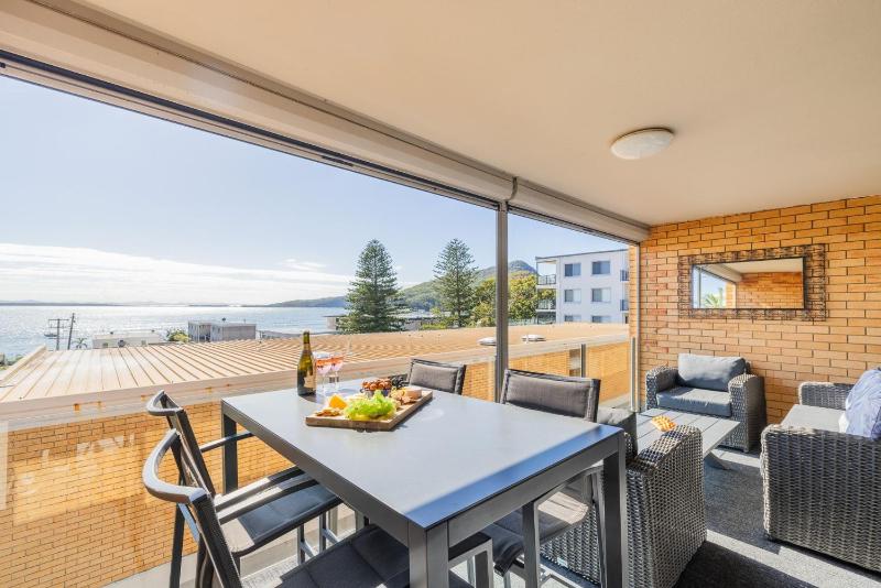 The Crest 6 6-8 Tomaree Rd - Bay Views Coastal Escape 100 metres to Shoal Bay Beach - image 23
