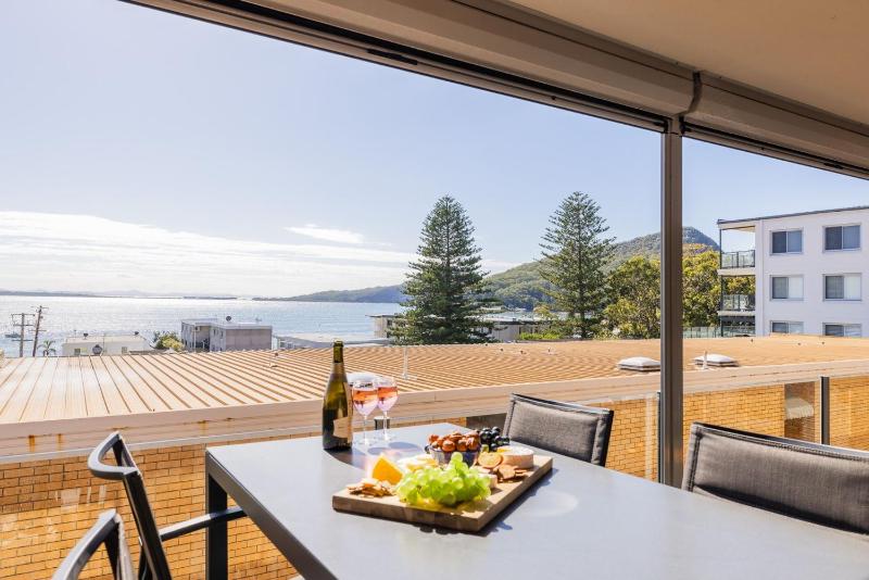 The Crest 6 6-8 Tomaree Rd - Bay Views Coastal Escape 100 metres to Shoal Bay Beach - image 25