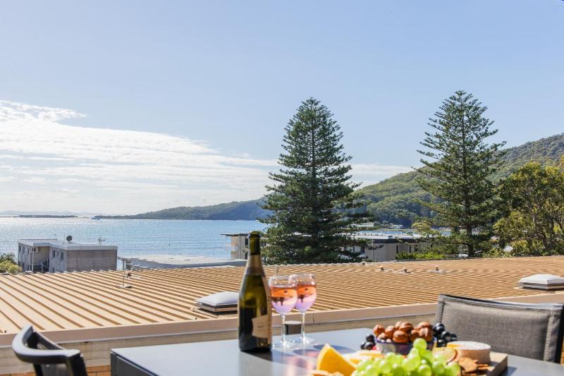 The Crest 6 6-8 Tomaree Rd - Bay Views Coastal Escape 100 metres to Shoal Bay Beach - image 24