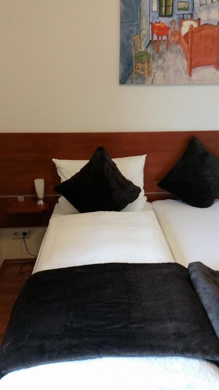 Double Room with Private Bathroom image 3