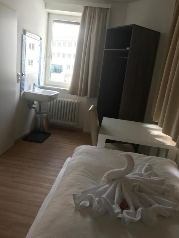 Single Room with Private Bathroom image 1