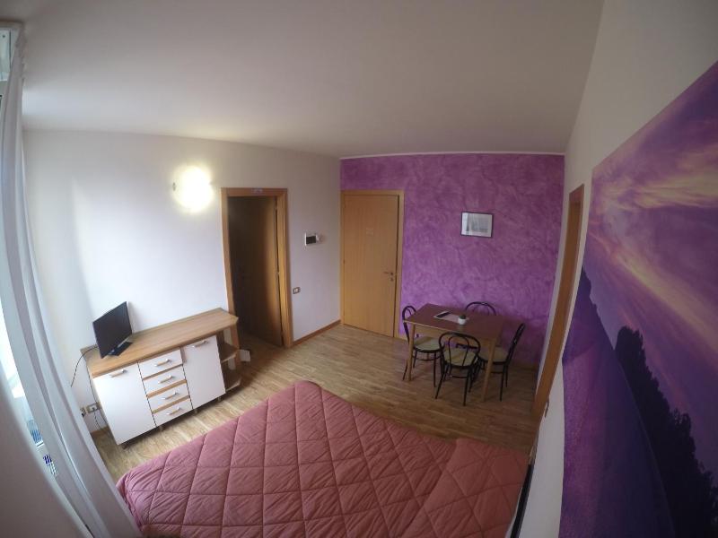 Suite (4 Adults) image 4