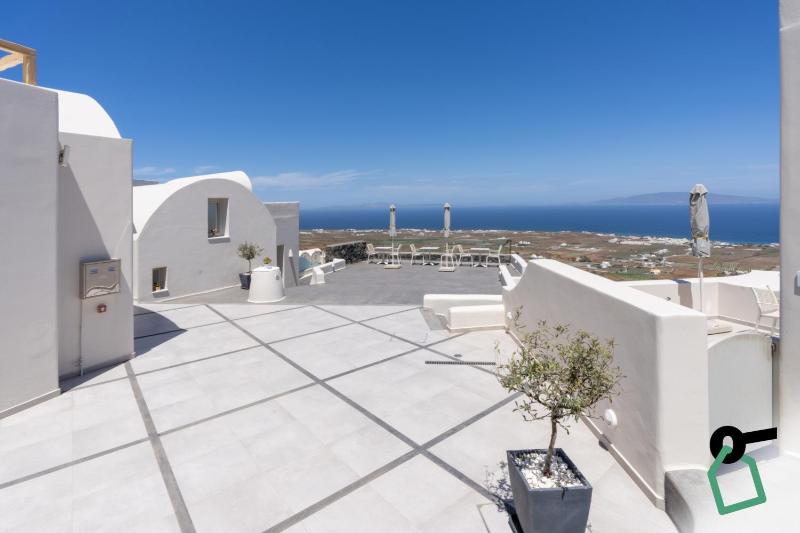 Hotiday Santorini Oia - image 31
