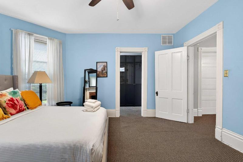 Spacious Historic House Near Louisville Sites - image 35
