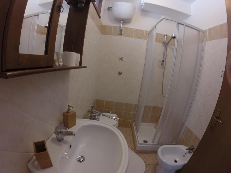 Standard Triple Room with Sea View image 3