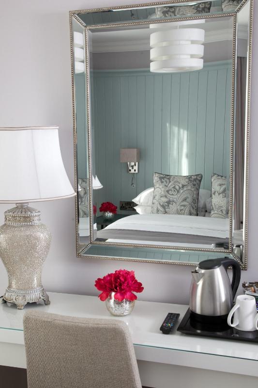 Single Room image 4
